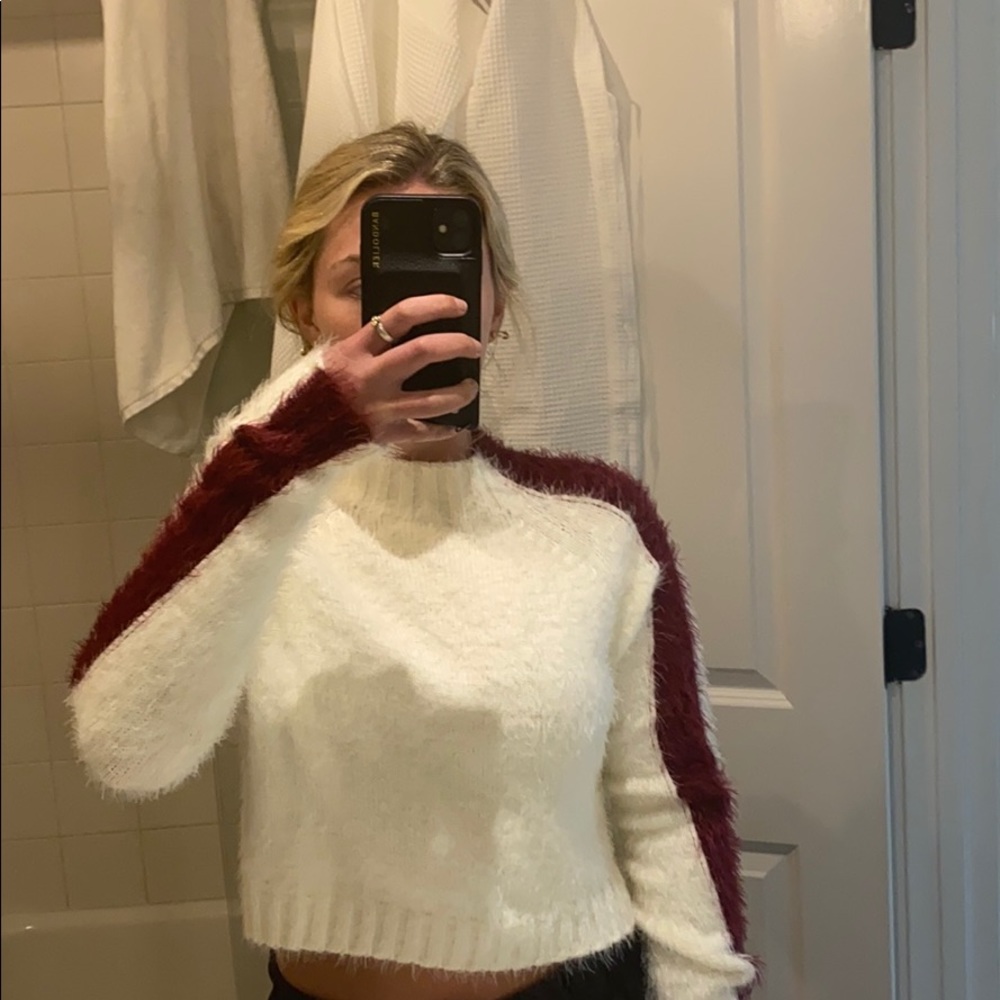 Sweater - Picture 1 of 4